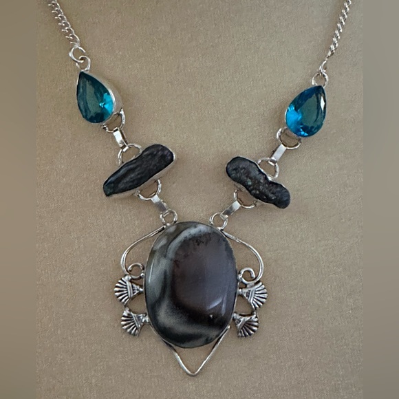 Boho Style Necklace with Natural Dendritic Agate and Biwa Pearls - Picture 4 of 8